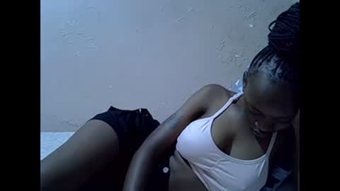 Snapshot of just_nuru chatting on February 13, 9:41 am just_nuru online show from February 13, 9:41 am