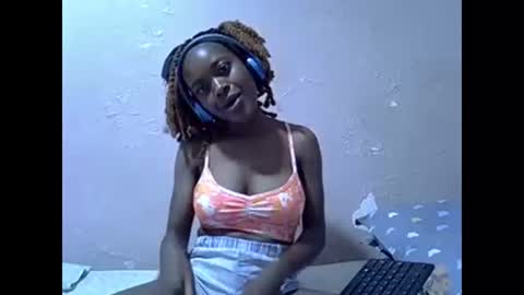 Snapshot of just_nuru chatting on February 23, 7:28 pm just_nuru online show from February 23, 7:28 pm