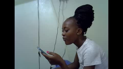 Snapshot of just_nuru chatting on December 5, 11:52 am just_nuru online show from December 5, 11:52 am