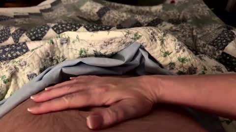 Snapshot of just_ur_avg_cpl chatting on September 22, 2:35 am justuravgdad  justuravgmom online show from September 22, 2:35 am