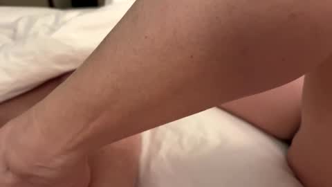 Snapshot of just_ur_avg_cpl chatting on October 26, 3:56 am justuravgdad  justuravgmom online show from October 26, 3:56 am