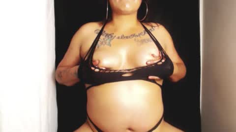 Layla online show from May 25, 8:31 am