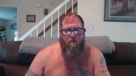 Snapshot of justaguyandnaked chatting on December 31, 7:07 pm justaguyandnaked online show from December 31, 7:07 pm