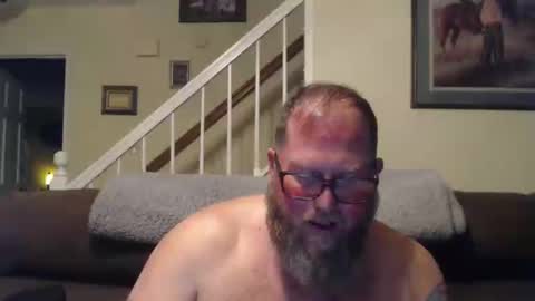 Snapshot of justaguyandnaked chatting on February 13, 10:43 pm justaguyandnaked online show from February 13, 10:43 pm