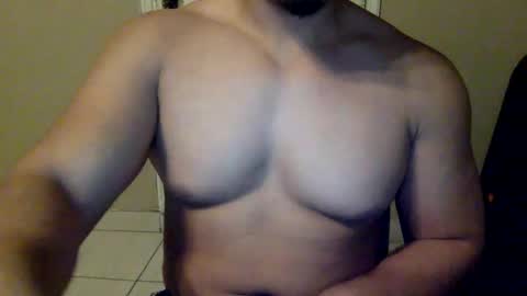 Snapshot of justahotguy00 chatting on June 19, 3:11 am justahotguy00 online show from June 19, 3:11 am