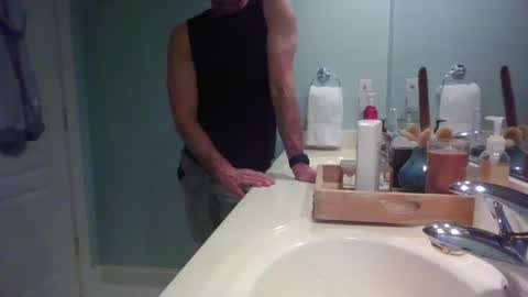 Snapshot of justanotherdadbod2025 chatting on March 13, 2:40 am justanotherdadbod2025 online show from March 13, 2:40 am