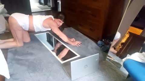 Tohiptwoquit online show from November 24, 7:24 pm