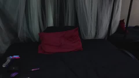 Snapshot of justchesh chatting on June 18, 2:01 am Cheshire Brat online show from June 18, 2:01 am