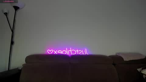 Chloe online show from October 6, 6:00 am