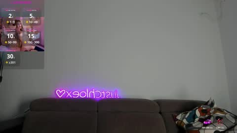 Chloe online show from October 17, 6:05 am