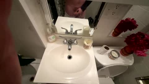 Snapshot of justdoit651 chatting on October 27, 1:20 am justdoit651 online show from October 27, 1:20 am