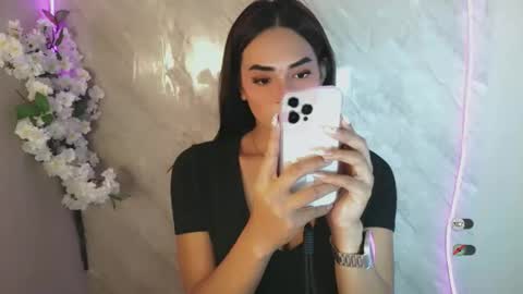 justhewayouare21 online show from April 22, 10:39 am