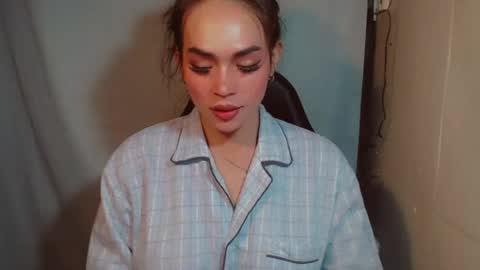 justhewayouare21 online show from July 21, 7:05 pm