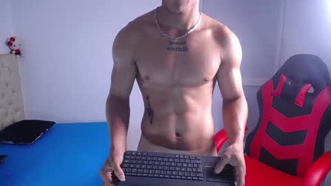 Snapshot of justin_andrew2 chatting on October 31, 3:29 am JUSTIN ANDREW online show from October 31, 3:29 am