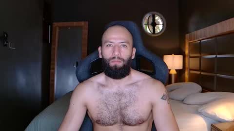 Snapshot of justin_hton chatting on November 3, 2:29 pm Justin online show from November 3, 2:29 pm