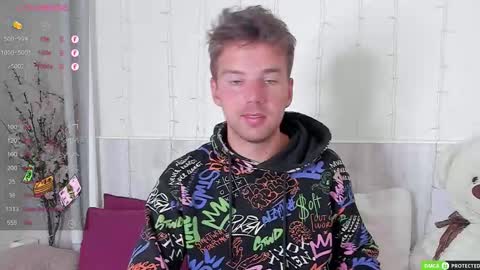 Snapshot of justin_reed chatting on December 2, 8:19 am Arthur online show from December 2, 8:19 am