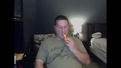 Snapshot of justincfl chatting on February 1, 2:32 am justincfl online show from February 1, 2:32 am