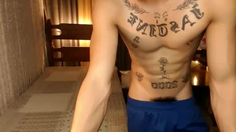justine_hunk online show from February 23, 8:39 am