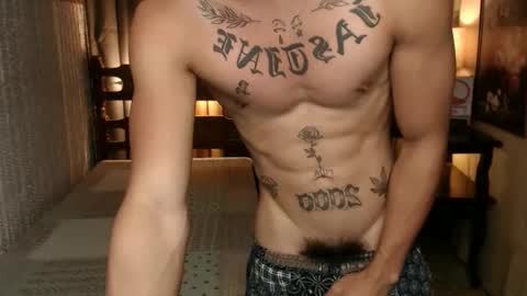 justine_hunk online show from March 8, 8:44 am