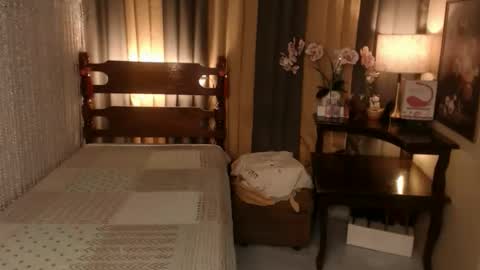 justine_hunk online show from November 5, 2:22 am