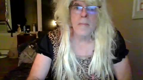 justinefox online show from October 25, 11:54 pm
