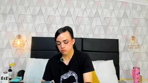 Justine online show from December 1, 3:33 am