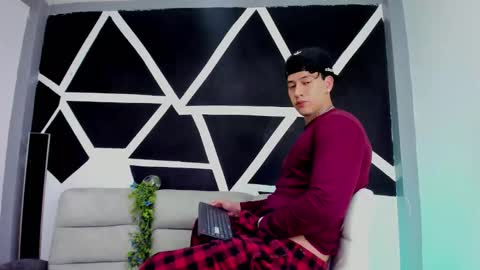 Snapshot of justinfuller_31 chatting on November 3, 5:25 pm justinfuller_31 online show from November 3, 5:25 pm