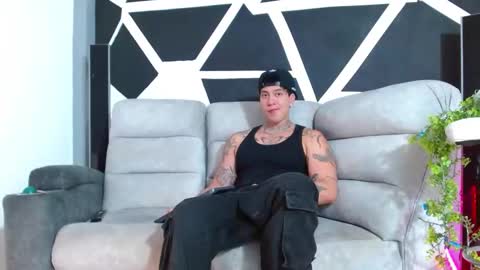 Snapshot of justinfuller_31 chatting on November 18, 4:22 pm justinfuller_31 online show from November 18, 4:22 pm