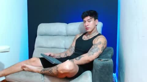 Snapshot of justinfuller_31 chatting on May 28, 5:21 pm justinfuller_31 online show from May 28, 5:21 pm