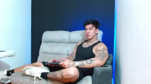 Snapshot of justinfuller_31 chatting on June 10, 11:57 pm justinfuller_31 online show from June 10, 11:57 pm