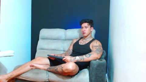 Snapshot of justinfuller_31 chatting on July 17, 4:34 pm justinfuller_31 online show from July 17, 4:34 pm