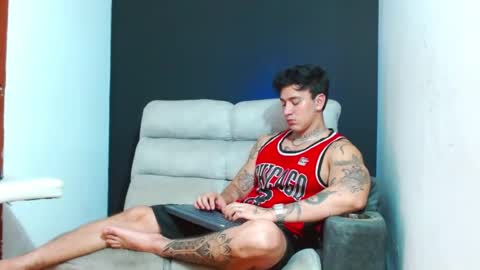 Snapshot of justinfuller_31 chatting on August 3, 4:22 am justinfuller_31 online show from August 3, 4:22 am