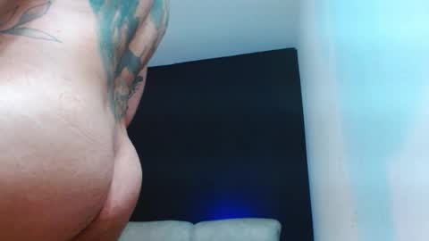 Snapshot of justinfuller_31 chatting on August 4, 3:47 pm justinfuller_31 online show from August 4, 3:47 pm