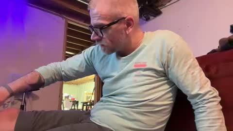 Snapshot of justinmoore1987 chatting on March 12, 9:03 pm justinmoore1987 online show from March 12, 9:03 pm