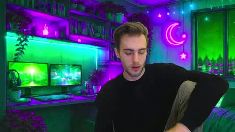 Snapshot of justinnordick chatting on June 1, 4:58 am Hologram Guy online show from June 1, 4:58 am