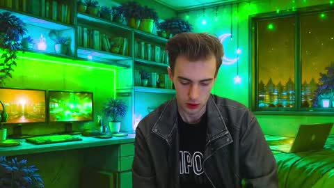 Snapshot of justinnordick chatting on June 2, 4:47 am Hologram Guy online show from June 2, 4:47 am