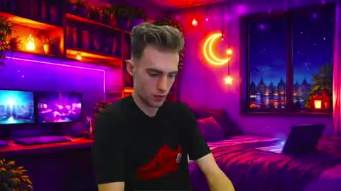 Snapshot of justinnordick chatting on June 23, 7:39 am Hologram Guy online show from June 23, 7:39 am