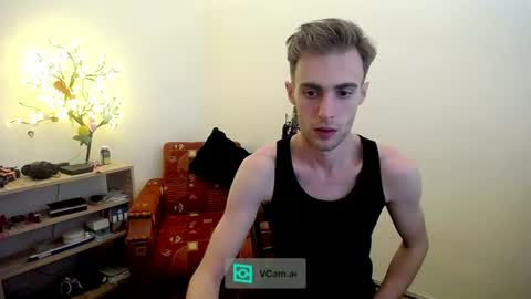 Snapshot of justinnordick chatting on June 28, 9:48 am Hologram Guy online show from June 28, 9:48 am