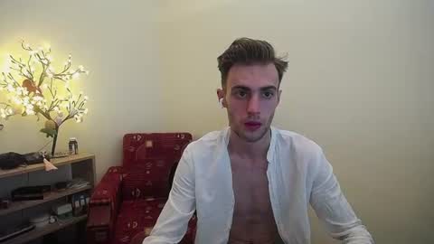 Snapshot of justinnordick chatting on July 2, 9:15 am Hologram Guy online show from July 2, 9:15 am