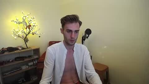 Snapshot of justinnordick chatting on July 6, 3:03 pm Hologram Guy online show from July 6, 3:03 pm