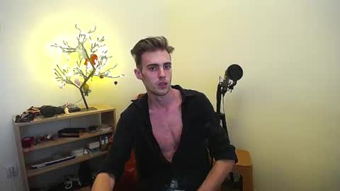 Snapshot of justinnordick chatting on July 11, 12:19 pm Hologram Guy online show from July 11, 12:19 pm