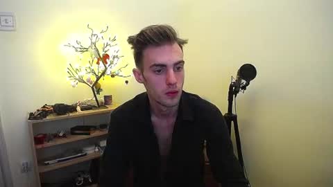 Snapshot of justinnordick chatting on July 12, 8:38 am Hologram Guy online show from July 12, 8:38 am