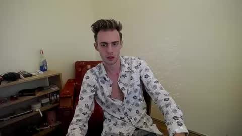 Snapshot of justinnordick chatting on July 27, 3:41 pm Hologram Guy online show from July 27, 3:41 pm