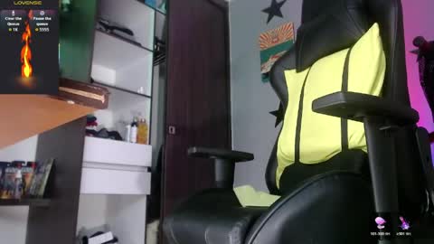 Snapshot of justinsc chatting on May 24, 11:10 pm Justinsc online show from May 24, 11:10 pm