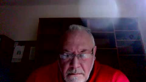 Snapshot of justme196756 chatting on December 17, 1:11 am justme196756 online show from December 17, 1:11 am