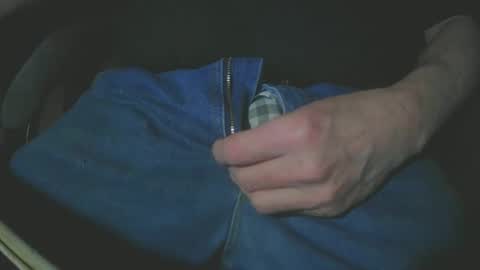 Snapshot of justme39057 chatting on December 8, 7:43 pm Justme39057 online show from December 8, 7:43 pm