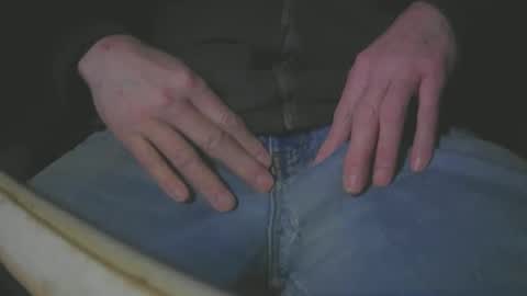 Snapshot of justme39057 chatting on January 22, 1:42 am Justme39057 online show from January 22, 1:42 am