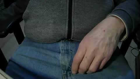 Snapshot of justme39057 chatting on October 31, 7:04 pm Justme39057 online show from October 31, 7:04 pm