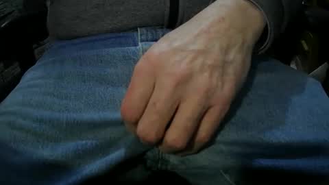 Snapshot of justme39057 chatting on November 9, 8:51 pm Justme39057 online show from November 9, 8:51 pm