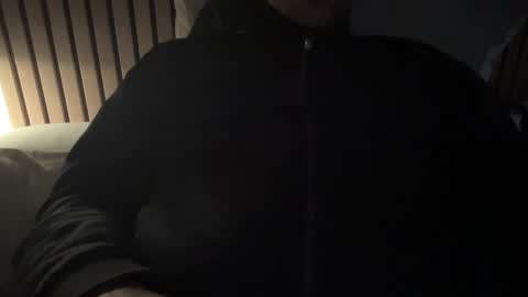 Snapshot of justmeandyou00 chatting on February 5, 5:09 pm justmeandyou00 online show from February 5, 5:09 pm